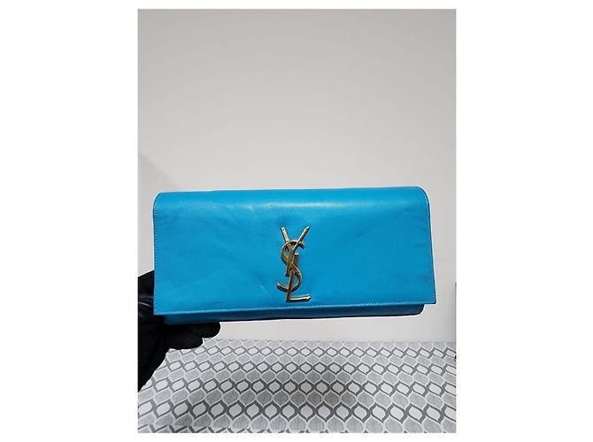 Yves Saint Laurent Saint Laurent Pochette Cassandre en Cuir Caviar - Turquoise Bleu - vue 12