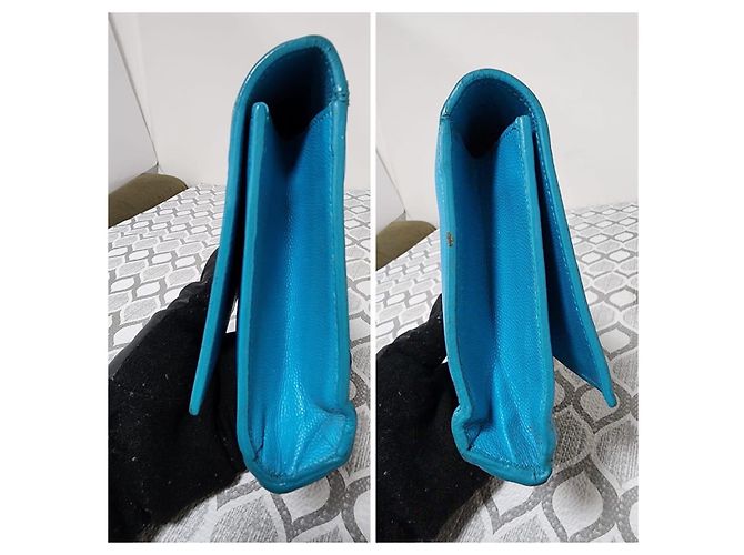 Yves Saint Laurent Saint Laurent Pochette Cassandre en Cuir Caviar - Turquoise Bleu - vue 4