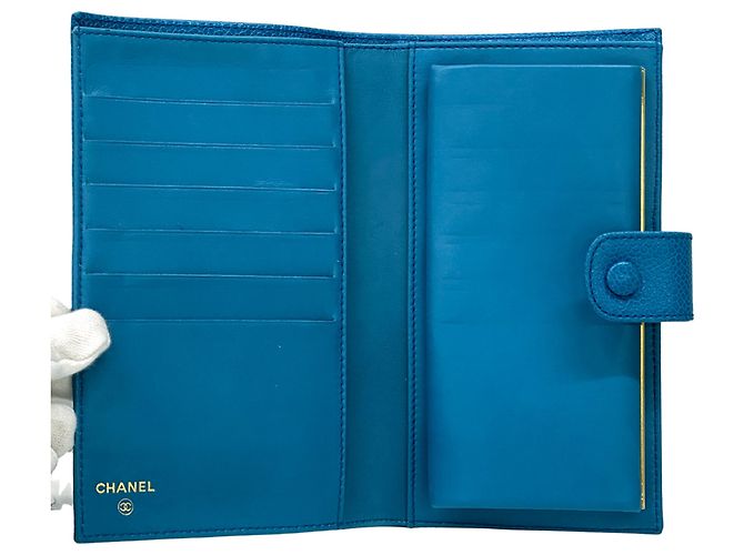 Cartera larga de cuero caviar para mujer Chanel azul - vista 4