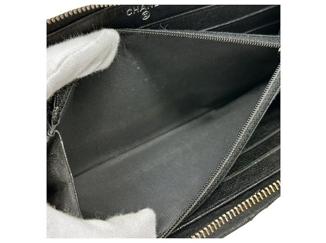 Portafoglio lungo matelassé con borchie Chanel Nero - vista 10