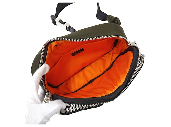 Borsa in nylon kaki Prada Cachi - vista 5