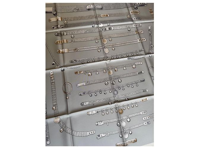 Carré Hermès Le Trésor de Médor 90cm Beige Grigio Gold hardware - vista 3