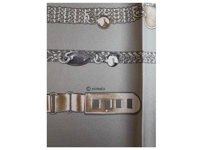 Carré Hermès Le Trésor de Médor 90cm Beige Grigio Gold hardware - vista 5