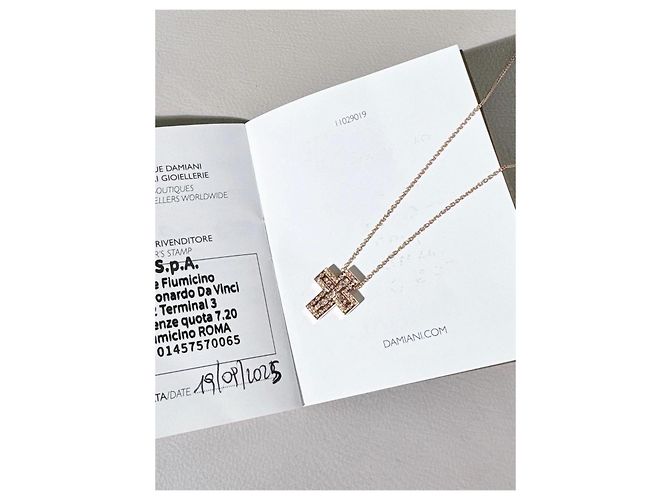 Collana a Croce Damiani Belle Époque in Oro Rosa e Diamanti D'oro - vista 4
