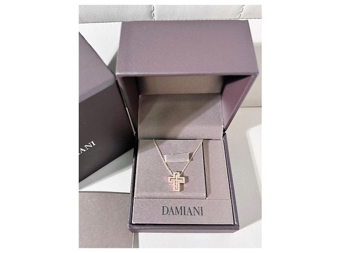 Collana a Croce Damiani Belle Époque in Oro Rosa e Diamanti D'oro - vista 6