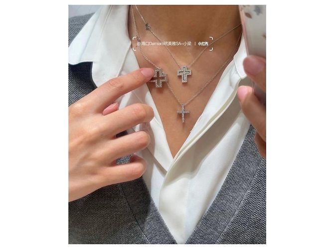 Collana a Croce Damiani Belle Époque in Oro Rosa e Diamanti D'oro - vista 8