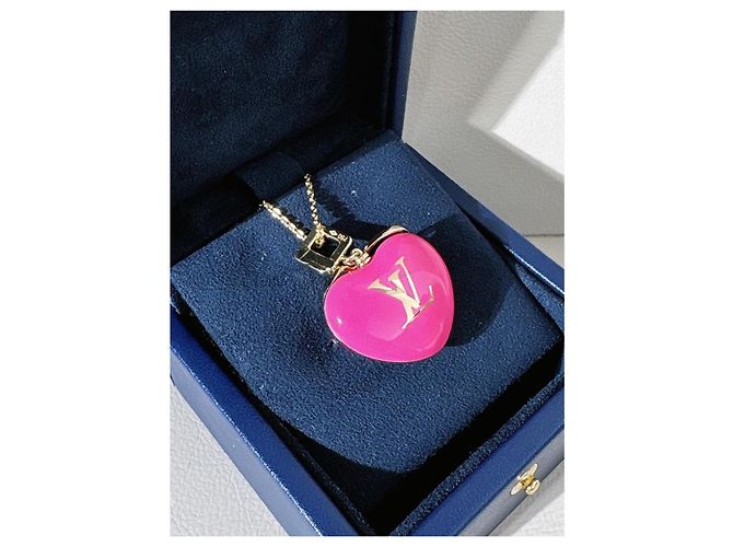 Louis Vuitton Collar Edición Limitada Valentine's Day Lazo Corazón Rosa - vista 3