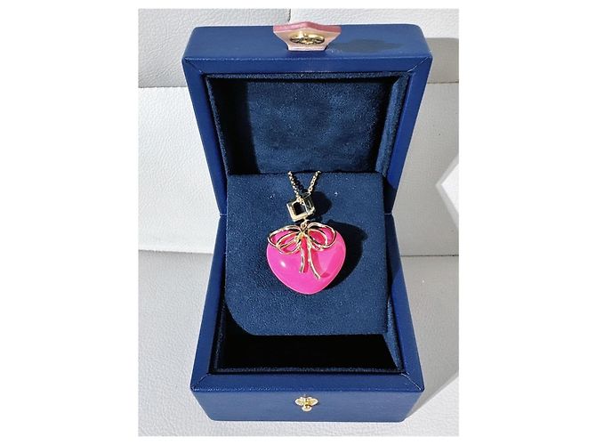 Louis Vuitton Collar Edición Limitada Valentine's Day Lazo Corazón Rosa - vista 4