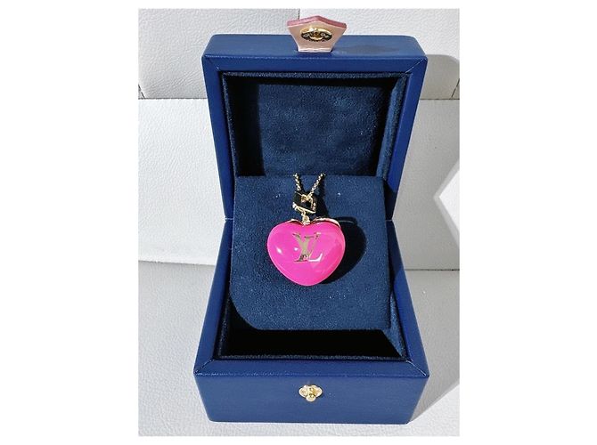 Louis Vuitton Collar Edición Limitada Valentine's Day Lazo Corazón Rosa - vista 5