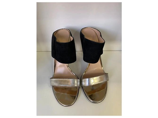 Gianvito Rossi Sandali con tacco alto oro e nero D'oro - vista 2