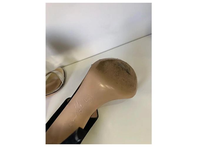 Gianvito Rossi Sandali con tacco alto oro e nero D'oro - vista 3