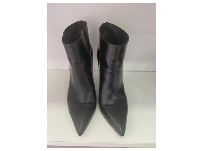 Gianvito Rossi Stivaletti in pelle nera a punta Nero - vista 2