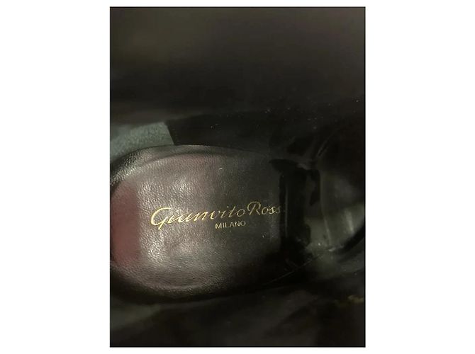 Gianvito Rossi Stivaletti in pelle nera a punta Nero - vista 5