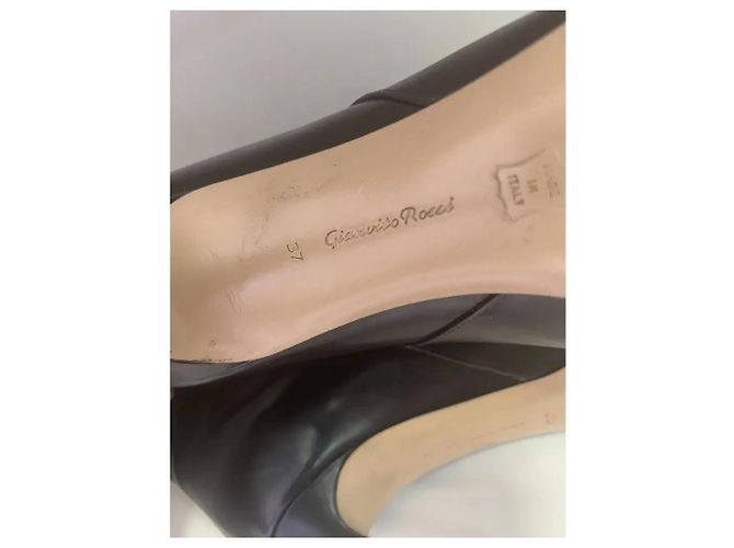 Gianvito Rossi Stivaletti in pelle nera a punta Nero - vista 7