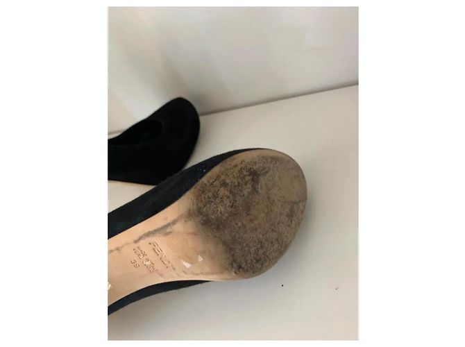 Fendi Pumps aus schwarzem Wildleder mit FF-Monogramm - Ansicht 5