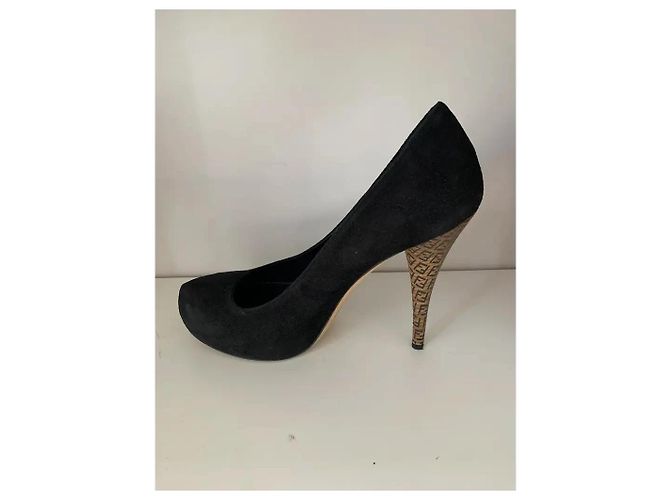 Fendi Pumps aus schwarzem Wildleder mit FF-Monogramm - Ansicht 6