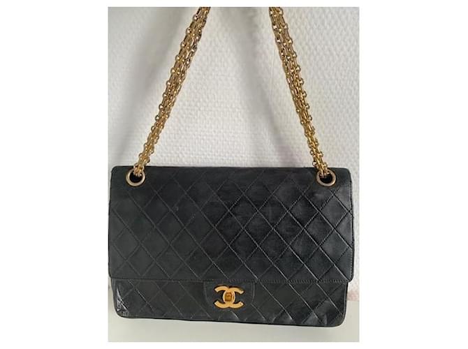 Chanel Classic Flap Bag Pele de Cordeiro Preta Preto - vista 13