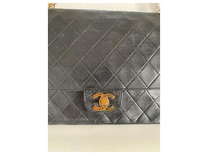 Chanel Classic Flap Bag Pele de Cordeiro Preta Preto - vista 14
