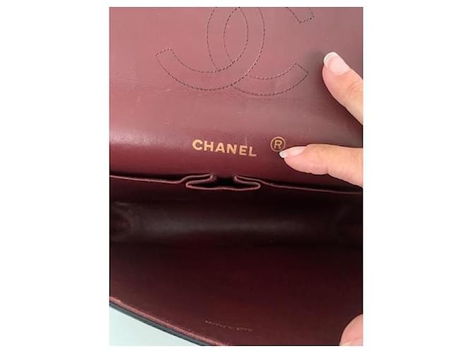 Chanel Classic Flap Bag Pele de Cordeiro Preta Preto - vista 7