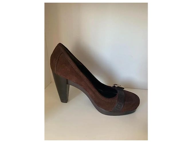 Fendi High Heels aus braunem Wildleder - Ansicht 5