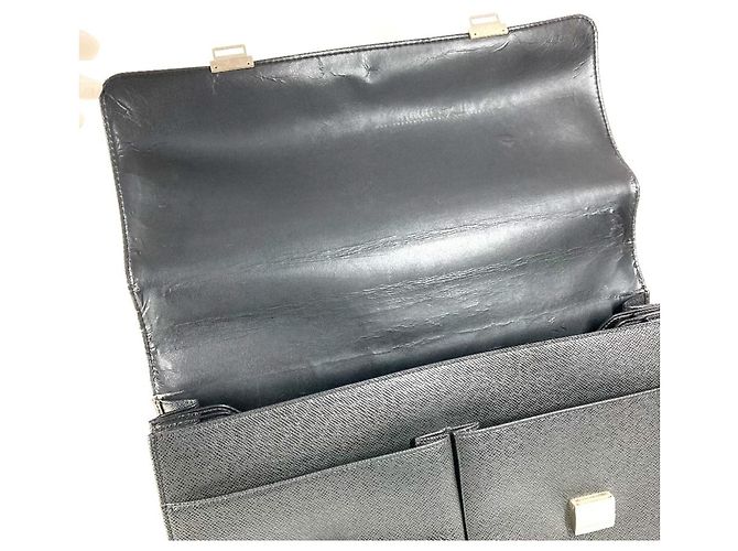 Borsa Louis Vuitton Taiga Serviette Kazan Nero Grigio - vista 11
