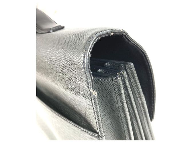 Borsa Louis Vuitton Taiga Serviette Kazan Nero Grigio - vista 9