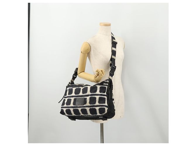 Borsa a tracolla reversibile CHANEL Sports Line Nylon Nero Argento CC Auth bs35056 - vista 25