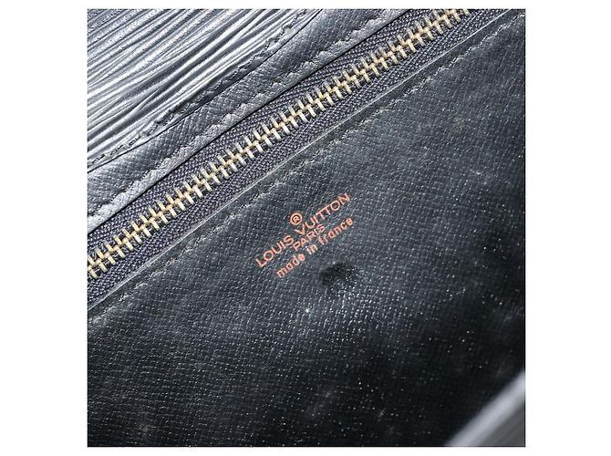 LOUIS VUITTON Epi Montaigne 27 Clutch Bag Black M52652 LV Auth 179016 Schwarz - Ansicht 9