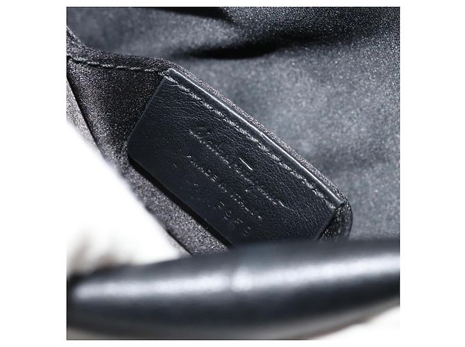 Borsa a Spalla Salvatore Ferragamo Gancini in Satin Nero e Oro Auth 179087 D'oro - vista 22