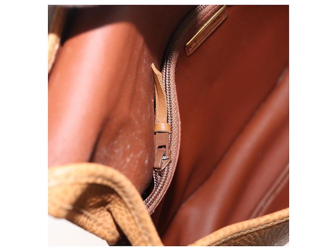 Bolso de Hombro Christian Dior de Cuero Beige Oro Auth 180011 Dorado - vista 20