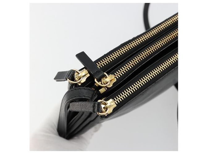 Céline Bolsa de Ombro Trio CELINE em Couro Preto e Ouro Auth mr2435 Dourado - vista 15
