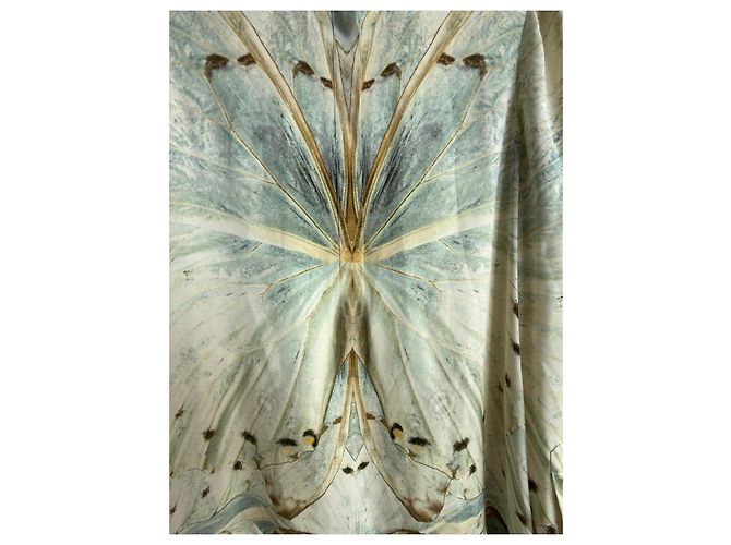 Alexander McQueen Vestido de Seda Estampado Mariposa FW2018 Blanco Beige Verde - vista 3