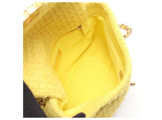 Chanel 19 Dixneuf Matelassé 2-Way Shoulder Bag Yellow - view 3