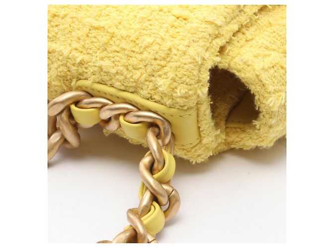 Chanel 19 Dixneuf Matelassé 2-Way Shoulder Bag Yellow - view 7