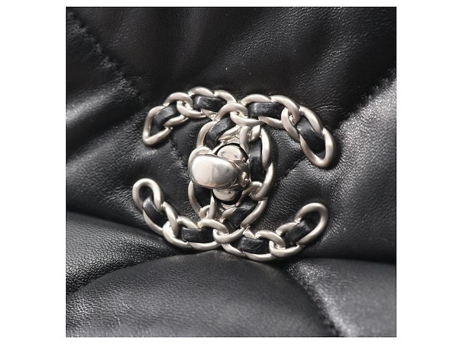 Borsa a Spalla Chanel 19 Dixneuf Matelassé Nero - vista 7