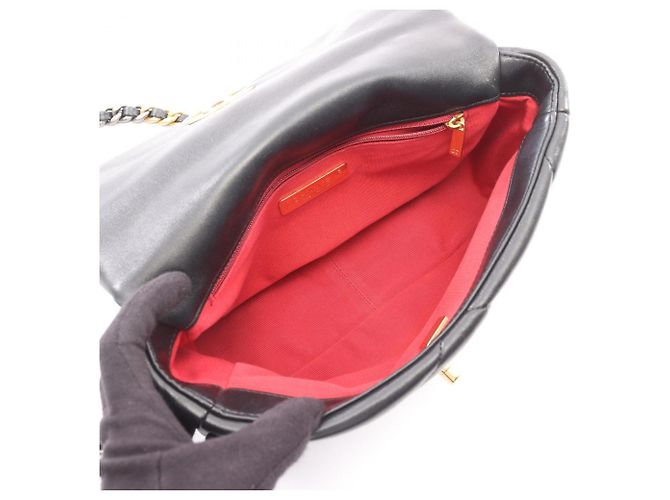 Borsa Chanel 19 Dixneuf Matelassé in agnello nero - vista 3