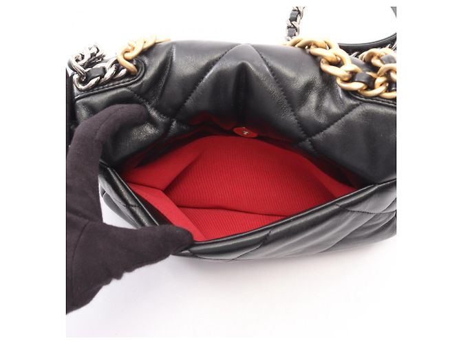 Borsa Chanel 19 Dixneuf Matelassé in agnello nero - vista 9