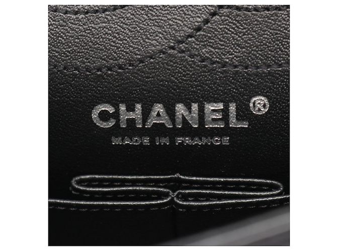 Borsa a tracolla Chanel 2.55 Matelassé Mademoiselle Chain Double Flap Nero - vista 4