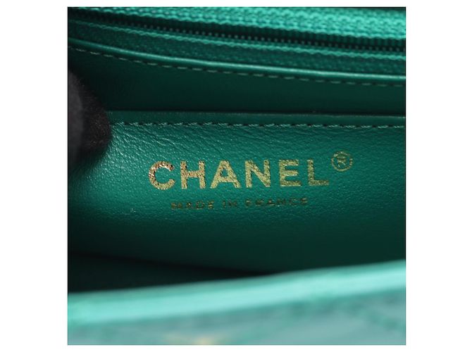 Borsa a tracolla Chanel 2.55 in pelle di vitello verde - vista 4