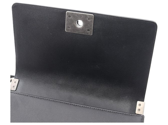 Borsa a tracolla Boy di Chanel in pelle di vitello martellata nera Nero - vista 10