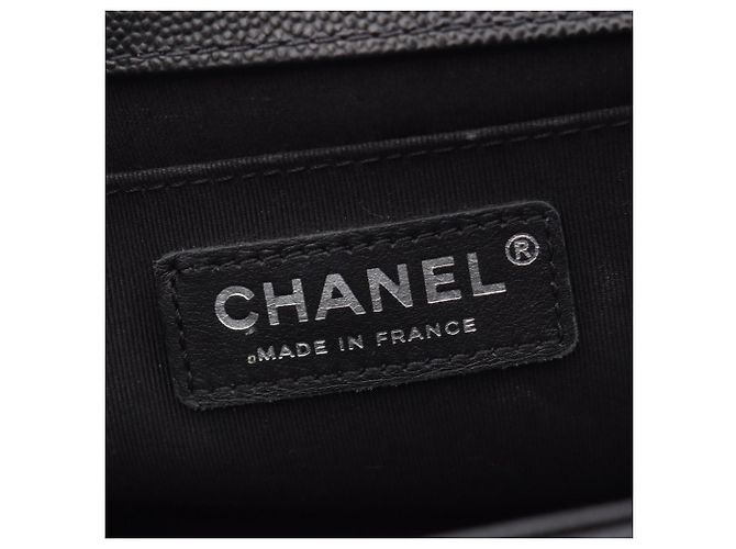 Borsa a tracolla Boy di Chanel in pelle di vitello martellata nera Nero - vista 4