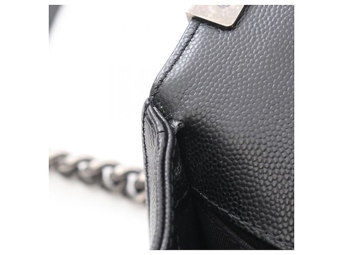Borsa a tracolla Boy di Chanel in pelle di vitello martellata nera Nero - vista 7