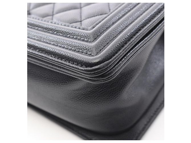 Borsa a tracolla Boy di Chanel in pelle di vitello martellata nera Nero - vista 9