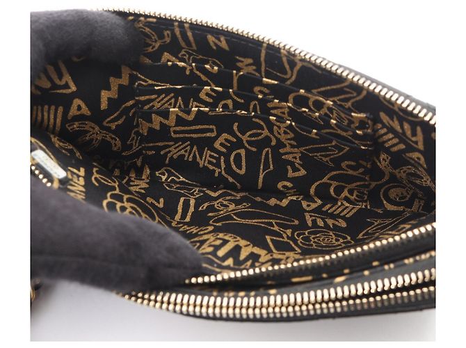 Chanel Matelassé Schultertasche aus schwarzem Lammleder - Ansicht 10