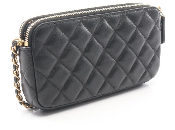 Chanel Matelassé Schultertasche aus schwarzem Lammleder - Ansicht 2