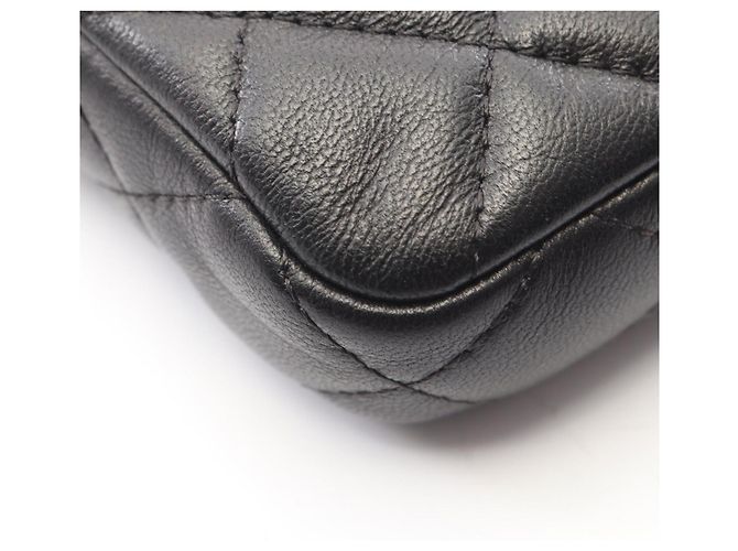 Chanel Matelassé Schultertasche aus schwarzem Lammleder - Ansicht 7