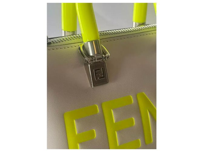 Fendi By The Way Mini Borsa Pelle Bianca Giallo Fluo Bianco - vista 3