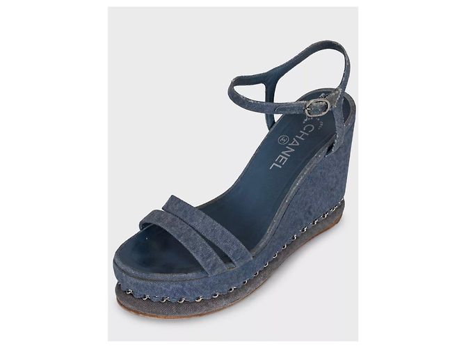 Sandali con zeppa in denim blu Chanel, Taglia 39.5 usato - vista 3