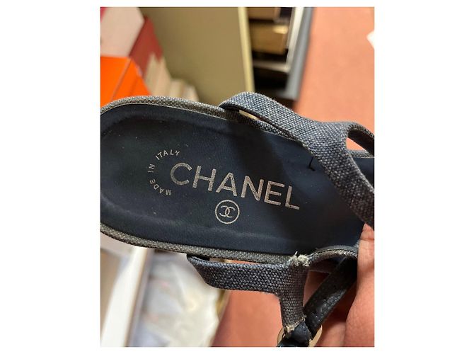 Sandali con zeppa in denim blu Chanel, Taglia 39.5 usato - vista 6