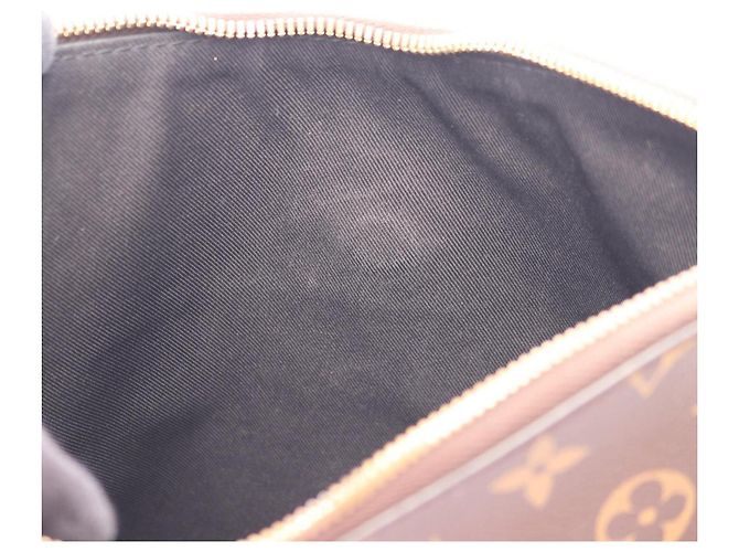 Borsa a tracolla Louis Vuitton Odeon NM MM Marrone Nero - vista 5